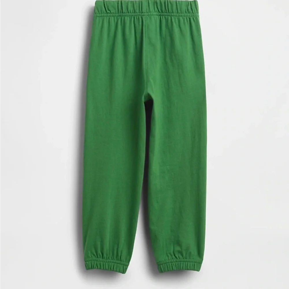 GAP soft green